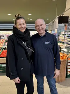 Stellvertretende Leiterin Franziska Robakowski (Kinder- und Familienzentrum Hammersbeck) und Geschädftsführer Frank Damerow (Edeka)