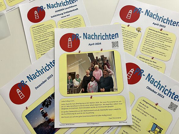 Ein Foto von verschiedenen Newslettern des Personalrates