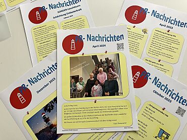 Ein Foto von verschiedenen Newslettern des Personalrates