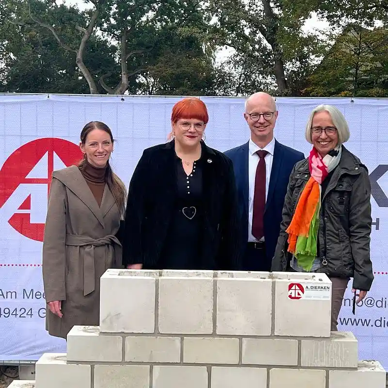 Grundsteinlegung für das Kinder- und Familienzentrum Beim Sattelhof 