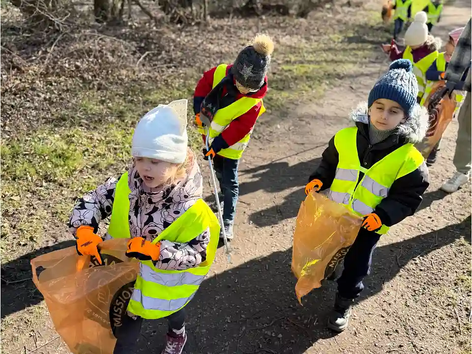 Aufr&auml;umtag im Kinder- und Familienzentrum Sch&ouml;nebeck (1)