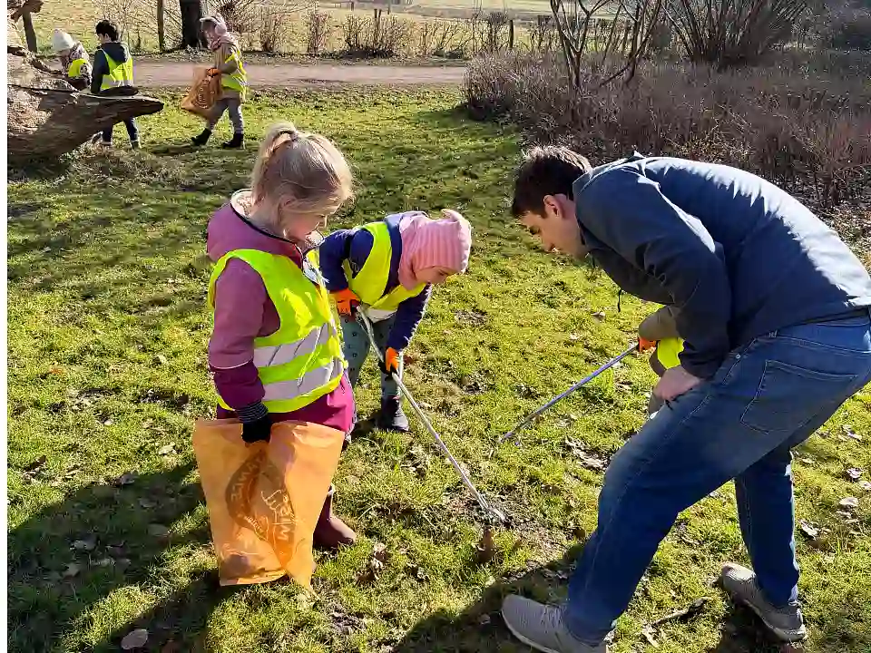 Aufr&auml;umtag im Kinder- und Familienzentrum Sch&ouml;nebeck (2)