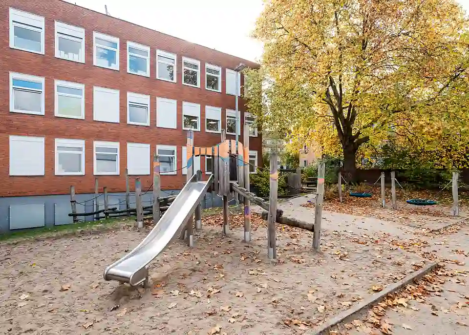 Julius-Leber-Stra&szlig;e - Impression (7)