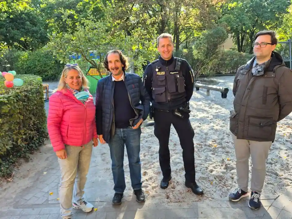 Jubil&auml;um Graub&uuml;ndener Stra&szlig;e: Besuchende