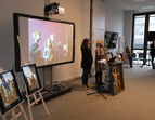 Ansprache von den Kunstprojekt-Koordinatorinnen Birgit Kausch (KiTa Bremen) und Sandra Kavazis (Kunsthalle Bremen)