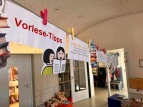 Vorlese-Tipps an einer Schnur aufgehängt