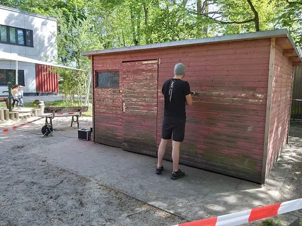 Gartentag im Schwedenhaus | Gartenhaus streichen