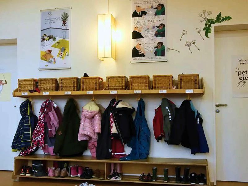  Kinder- und Familienzentrum Godehardstra&szlig;e Garderobe im Flur