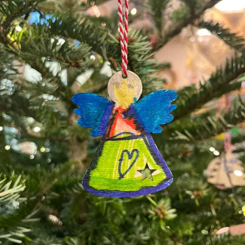 Weihnachtsschmuck im Kinder- und Familienzentrum Graub&uuml;ndner Stra&szlig;e