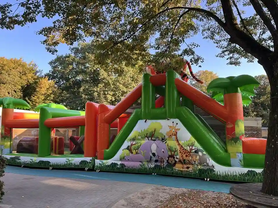 Jubil&auml;um Graub&uuml;ndener Stra&szlig;e: H&uuml;pfburg