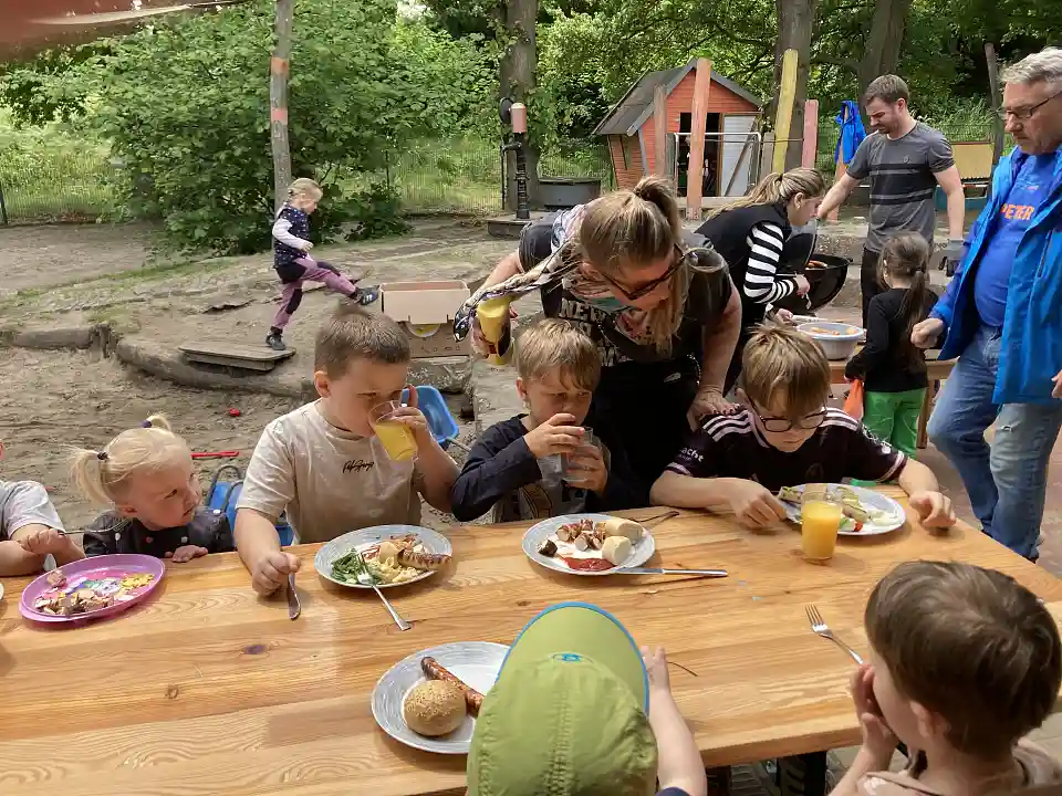 Gartentag im Kinder- und Familienzentrum Ulrichs Helgen 2025 (4)