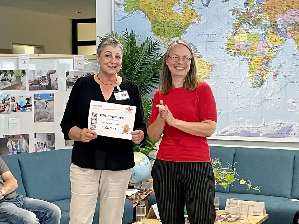 Pr&auml;mien&uuml;bergabe ener:Kita | Pr&auml;mien&uuml;bergabe KuFZ August-Bebel-Allee