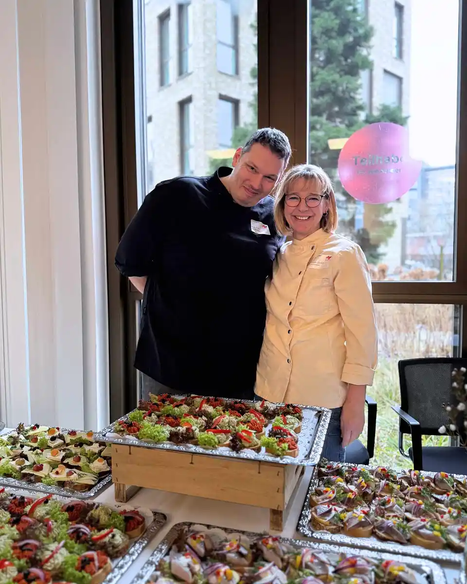 Neujahrsempfang 2025 | K&ouml;ch:innen am Buffet