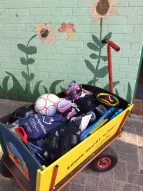 Der Bollerwagen für den Ausflug des KuFZ Pürschweg ist gepackt