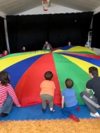 Zirkusnachmittag | buntes Bewegungstuch