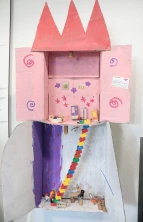 Schloss mit Scherenschnitten 