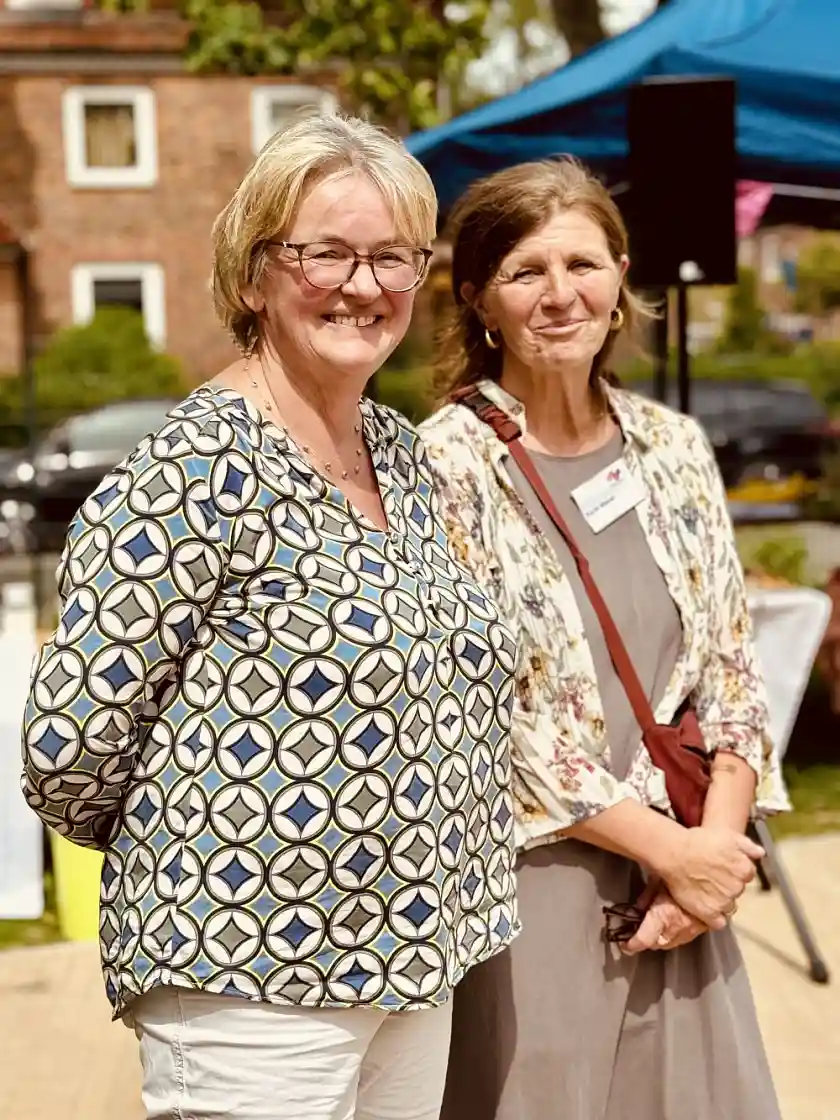 Einweihungfest: Frau Meyer und Frau Christiane Gartner (Kultur vor Ort)