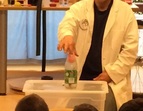 Besuch des Kinder- und Familienzentrums Pürschweg bei einer Science Show