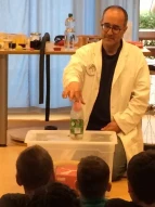 Besuch des Kinder- und Familienzentrums Pürschweg bei einer Science Show