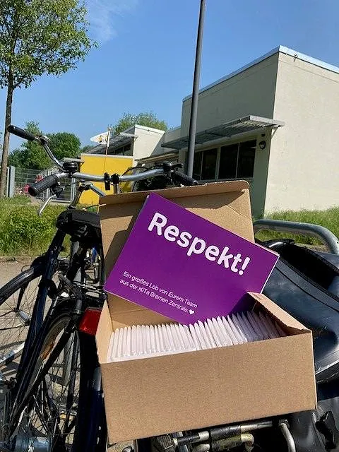 Paket auf Fahrrad
