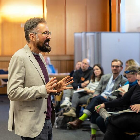 Professor Doktor André Frank Zimpel während seines Vortrages