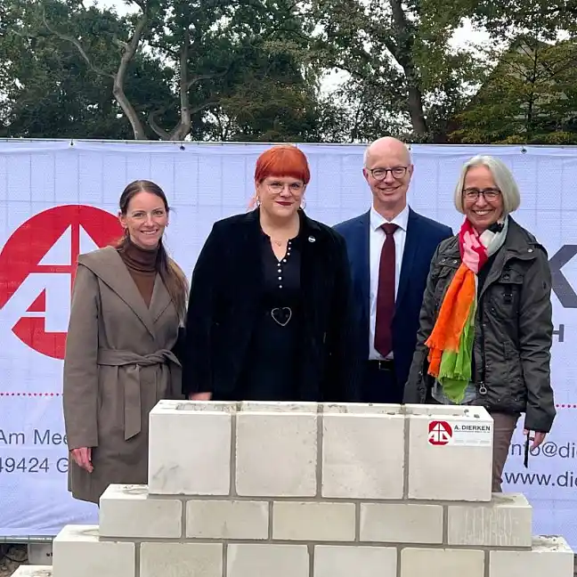 Grundsteinlegung für das Kinder- und Familienzentrum Beim Sattelhof
