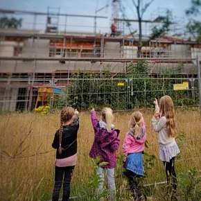 Eine Baustelle wird zum Lern- und Bildungsort 