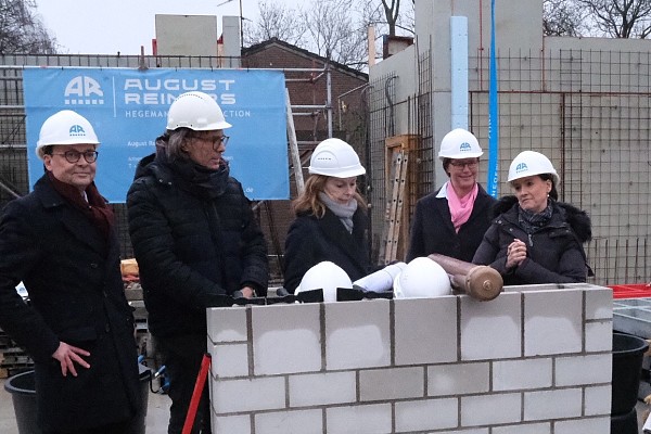 Grundsteinlegung für das Kinder- und Familienzentrum Grolland