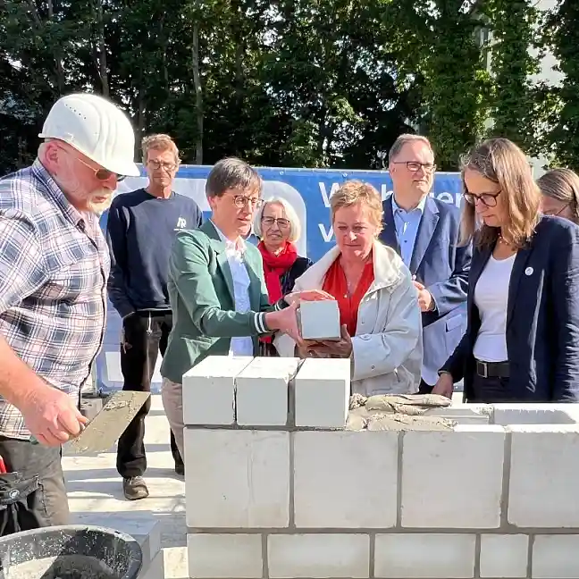 Grundsteinlegung für das Kinder- und Familienzentrum Amersfoorter Straße