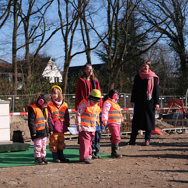 Grundsteinlegung für das Kinder- und Familienzentrum Fährer Flur